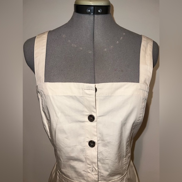 Button Down Tank
Color:Barely Beige
Size:10 - Picture 3 of 5